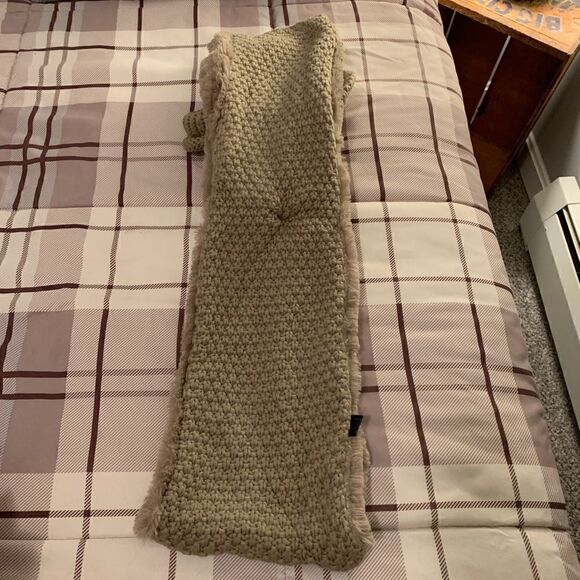 Knit winter hat & scarf set - Picture 5 of 5